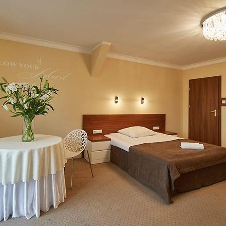Hotel Melodia *** Buk  Bagian luar foto